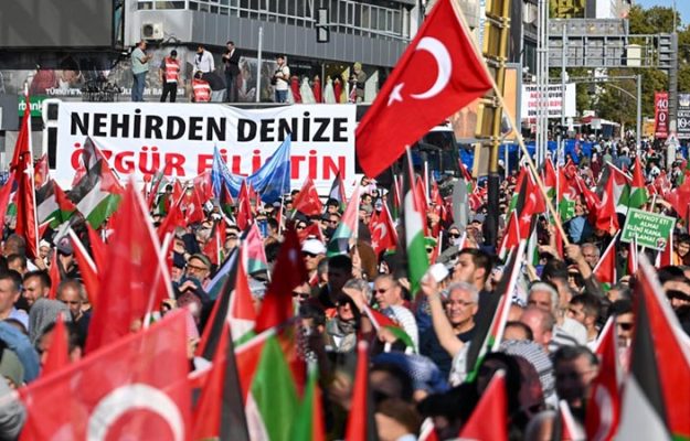 Turkije prijst wapenstilstand in Gaza en kondigt actief toezicht aan