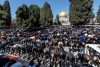 Ondanks Israëlische tegenwerkingen bidden 80.000 Palestijnen bij Al-Aqsamoskee