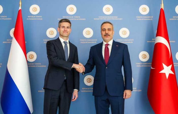 Hagelnieuwe Nederlandse minister roemt Turkse Nederlanders