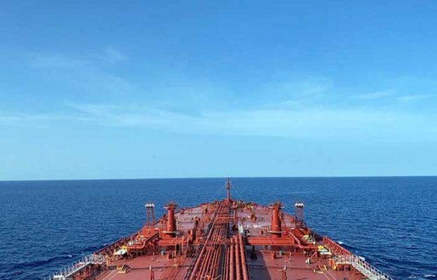 Straat van Hormuz weer open, olieprijs daalt direct