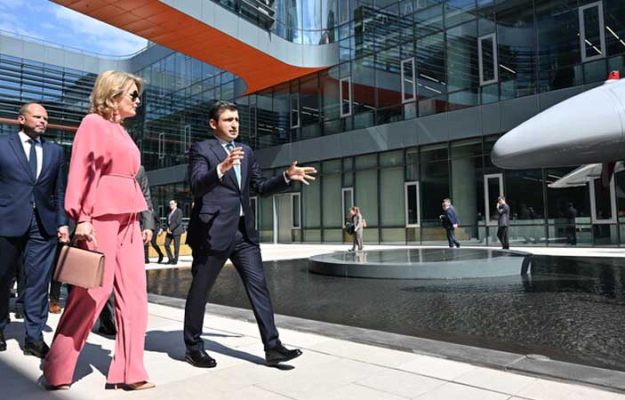 Belgische koningin krijgt defensieles van Turkije