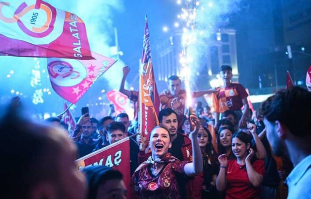 Galatasaray kroont zich opnieuw tot kampioen van Turkije