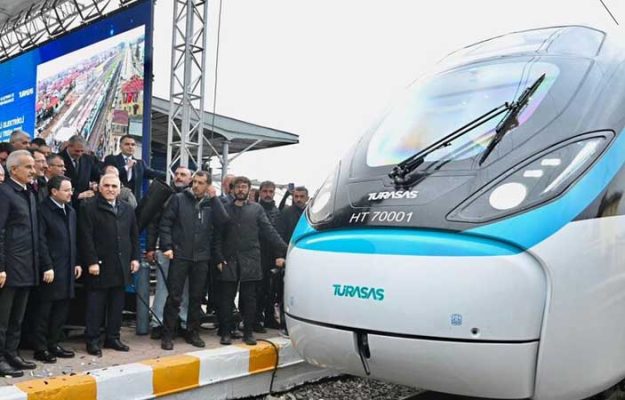 Turkije versnelt spoorambities met recordrit van eigen nieuwe trein