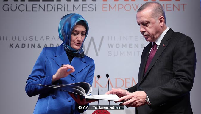 Erdoğan geeft wereld lesje gelijkheid man en vrouw in Islam - Turkse ...
