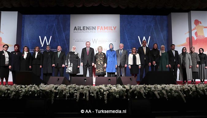 Erdoğan geeft wereld lesje gelijkheid man en vrouw in Islam - Turkse ...